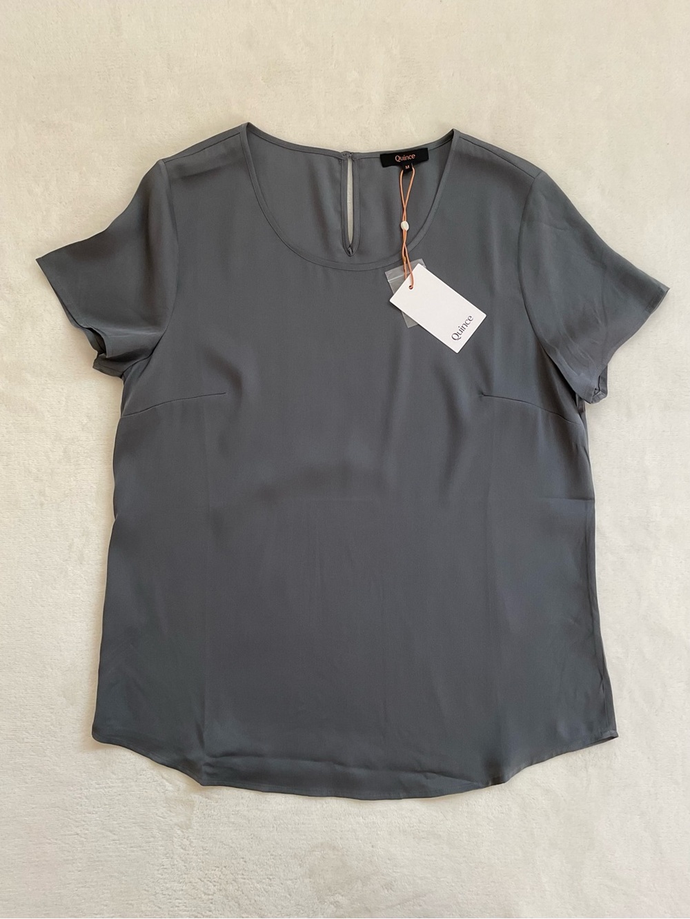 Quince Washable Stretch Silk Tee NWT Lava Smoke Gray Short Sleeve Blouse Medium - Picture 5 of 12